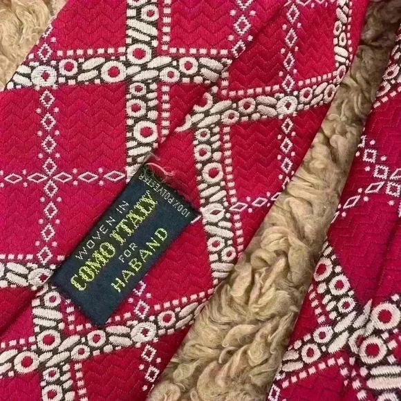 Handcrafted Maroon Patterned Tie by Gordon - Picture 5 of 5